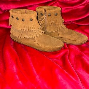 Minnetonka Brown Suede Fringe Boots
